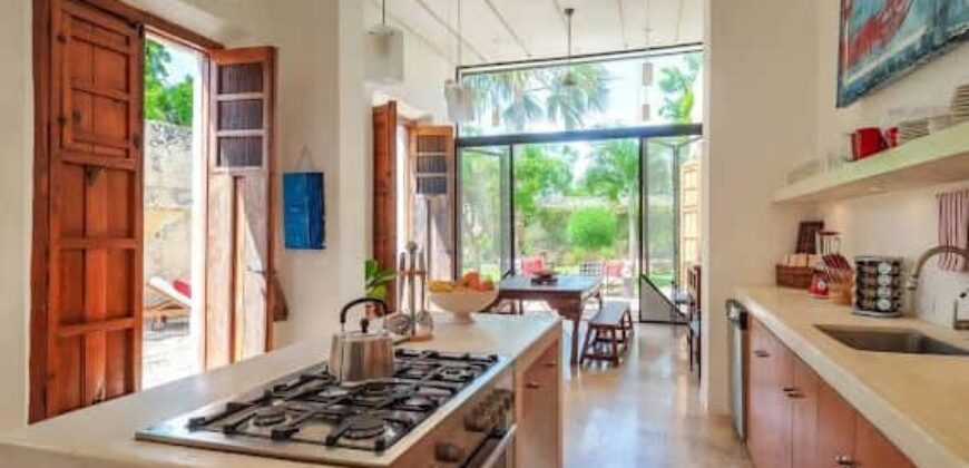 CASA EN VENTA EN EL CENTRO DE MÉRIDA, YUC, MEXICO 1,125,000 USD